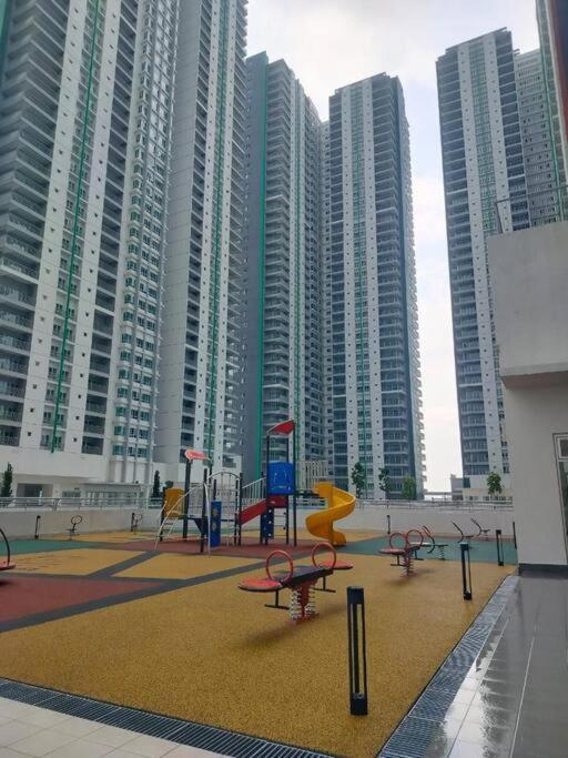 Corner Kl Pool View Rc Residence Kuala Lumpur Exterior photo